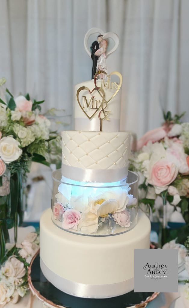 Wedding Cake romantique à étages